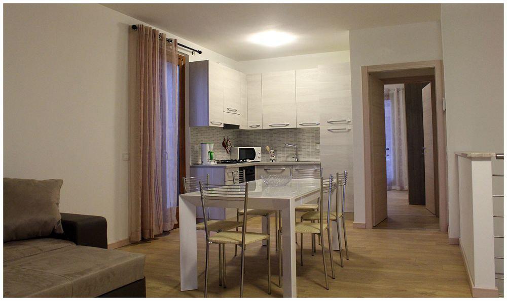 מנרבה דל גארדה Residence Boschetti מראה חיצוני תמונה