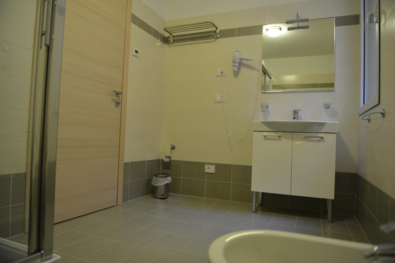 מנרבה דל גארדה Residence Boschetti מראה חיצוני תמונה