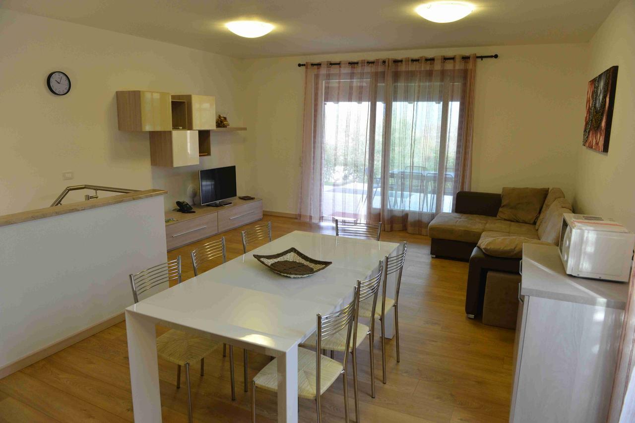 מנרבה דל גארדה Residence Boschetti מראה חיצוני תמונה